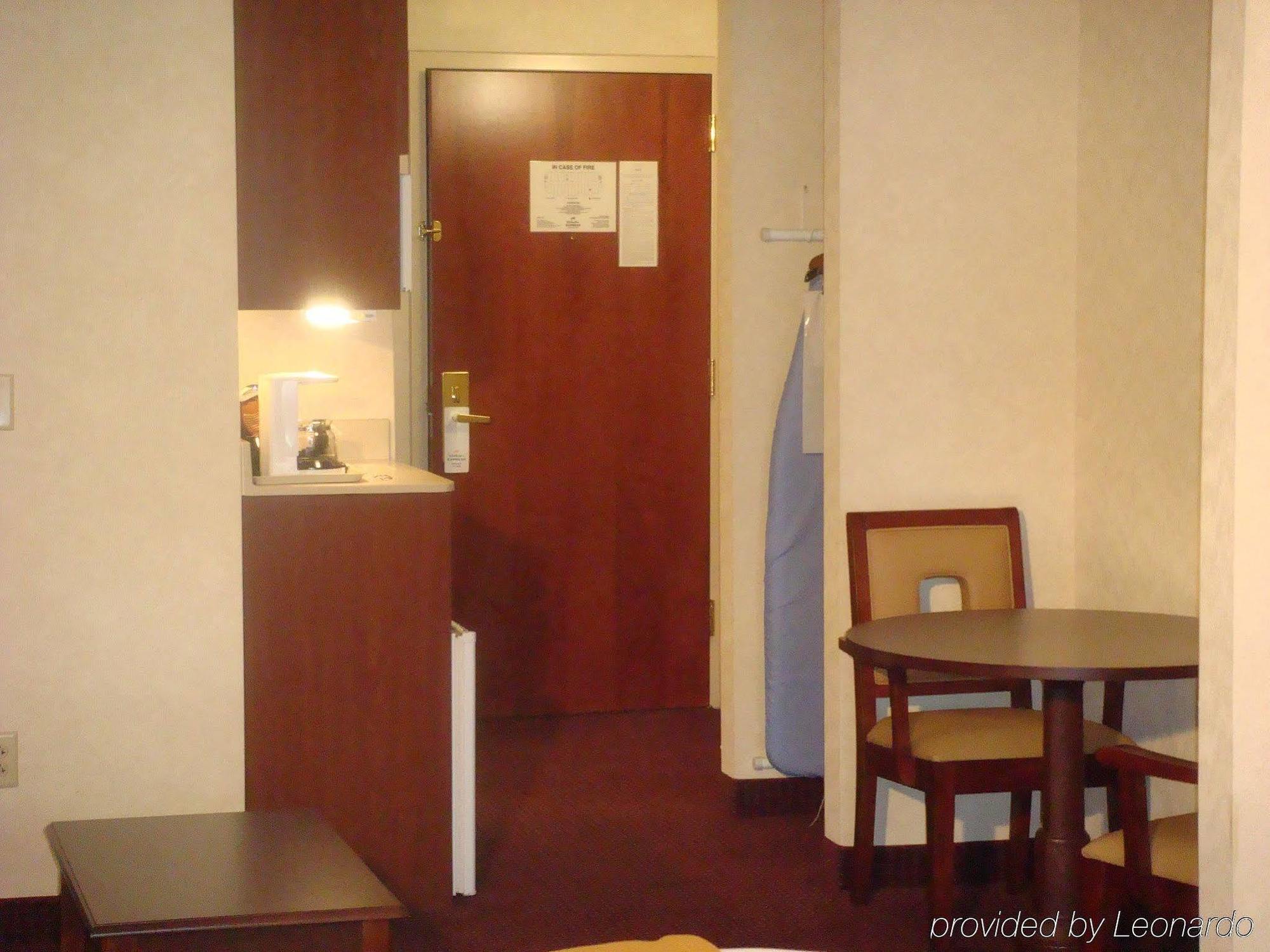 Holiday Inn Express Hotel & Suites Brookville, An Ihg Hotel Esterno foto